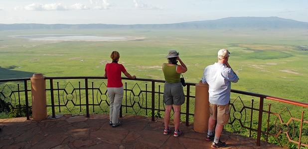 Utsikt över Ngorongorokratern i Tanzania från Ngorongoro Serena Safari Lodge.