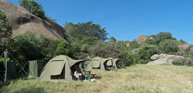 Mobil tältcamp i Moru Kopjes i Serengeti.