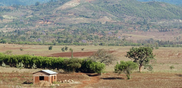 Jordbruksbygd på Mbuluplatån i norra Tanzania.